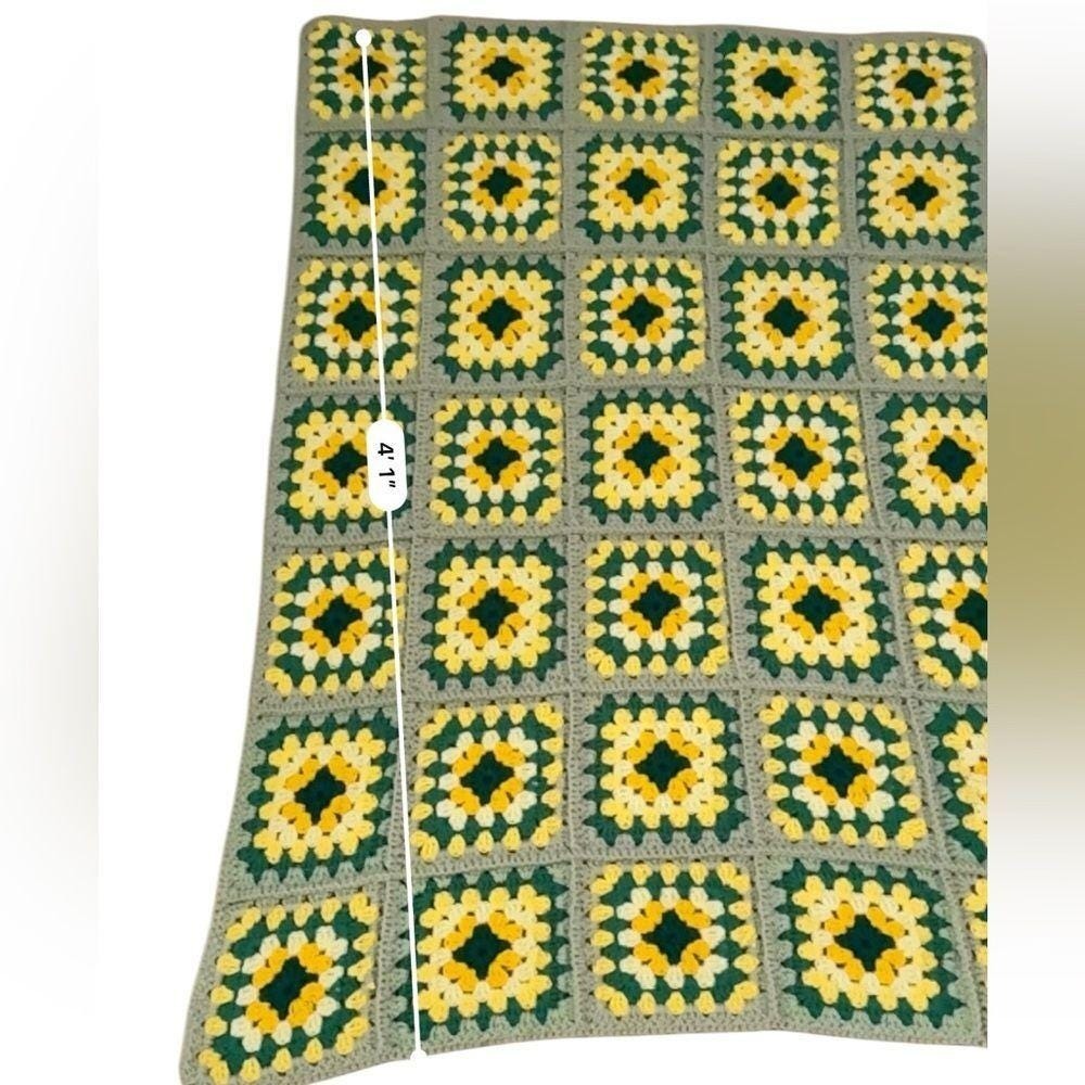 Handmade Afghan Vintage Granny Square Gray Yellow Green Sunflower Throw Blanket - Picture 4 of 4